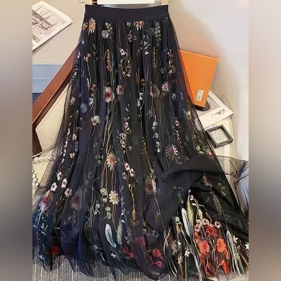 Jane Chic Designs Jardiniere Skirt - Picture 4 of 8